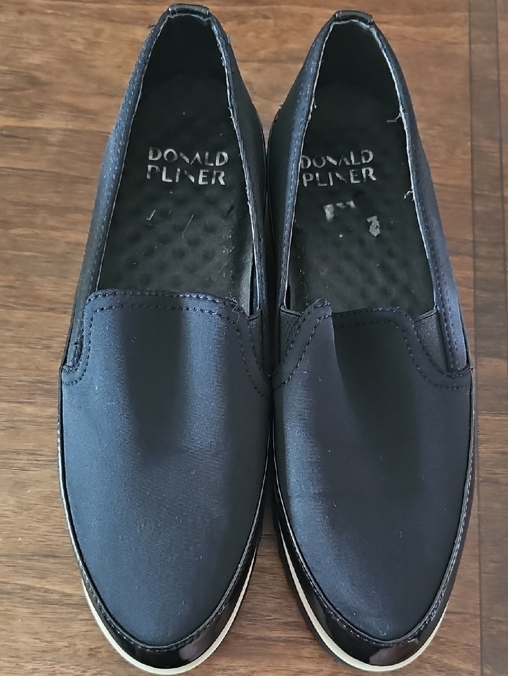 Donald J. Pliner Women Black Slip-On Loafers
